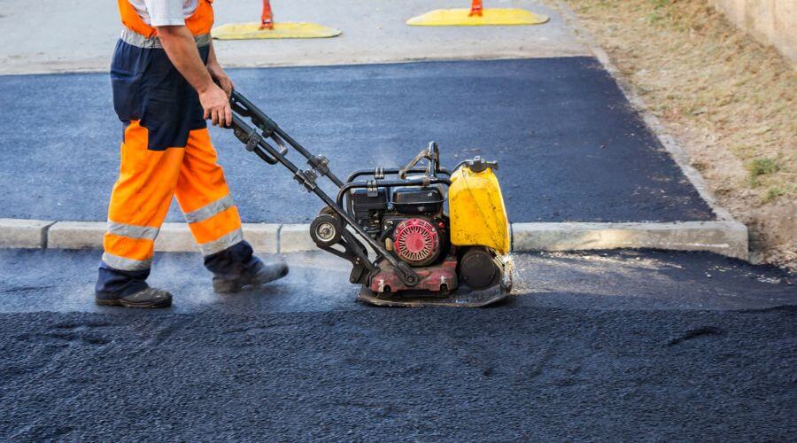 Professional gutter cleaning in Kenesaw, NE